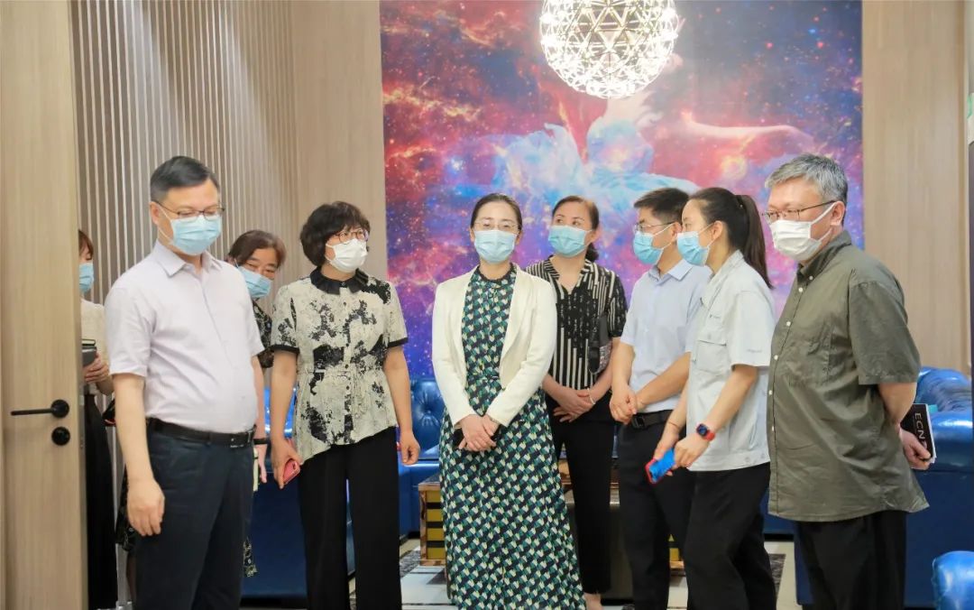 士諾動態(tài) | 上海市人大代表蒞臨士諾參觀指導工作